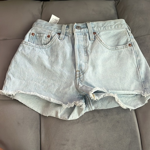 “Levi-High Rise Jean Shorts size 24” - Picture 2 of 6